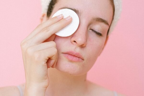 Gentle Ways to Remove Makeup Without Harming Your Skin