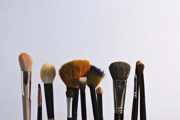 The Ultimate Guide to Professional Makeup Brush Sets